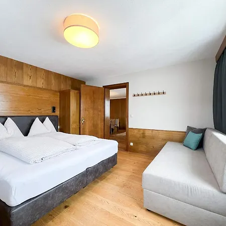 Pale Apartment